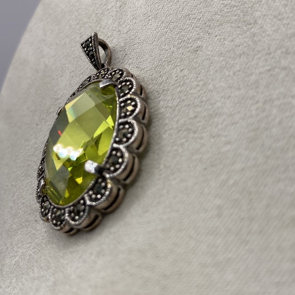Sterling Silver 925 Simulated Oval Peridot Marcasite Pendant - Picture 11 of 14